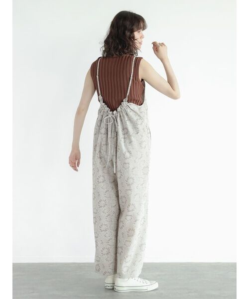 FIKA.(フィーカ)の「Flower cami overalls(サロペット/オーバーオール・レディース・ベージュ系/ブラウン・MEDIUM)」の17枚目の写真