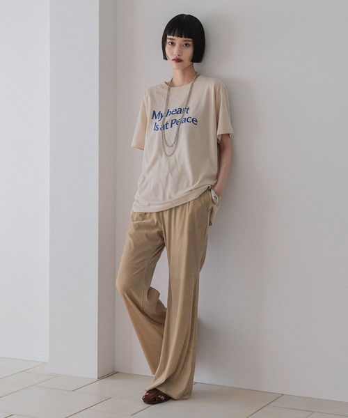 LOWRYS FARM(ローリーズファーム)の「カラーロゴTシャツ 574826(Tシャツ/カットソー・レディース・チャコールグレー/レッド/マスタード/アイボリー・FREE)」の5枚目の写真