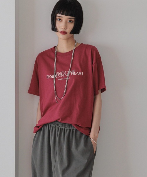 LOWRYS FARM(ローリーズファーム)の「カラーロゴTシャツ 574826(Tシャツ/カットソー・レディース・チャコールグレー/レッド/マスタード/アイボリー・FREE)」の10枚目の写真