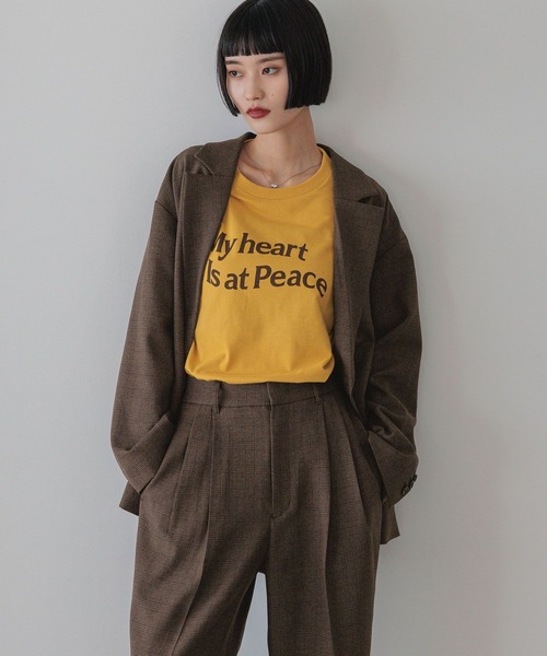 LOWRYS FARM(ローリーズファーム)の「カラーロゴTシャツ 574826(Tシャツ/カットソー・レディース・チャコールグレー/レッド/マスタード/アイボリー・FREE)」の17枚目の写真