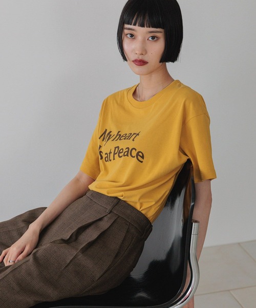 LOWRYS FARM(ローリーズファーム)の「カラーロゴTシャツ 574826(Tシャツ/カットソー・レディース・チャコールグレー/レッド/マスタード/アイボリー・FREE)」の20枚目の写真