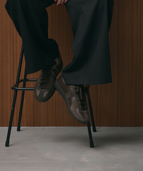 adidas Originals（アディダスオリジナルス）の「＜adidas Originals＞BW ARMY/スニーカー（スニーカー・レディース・ダークブラウン/ホワイト・25cm/24.5cm/23cm/23.5cm/22.5cm/24cm）」の3枚目の写真