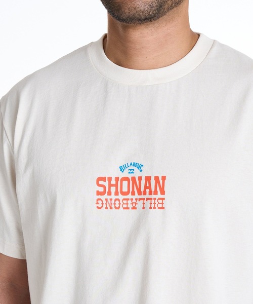 BILLABONG(ビラボン)の「BILLABONG メンズ DESTINATION SHONAN Tシャツ 【2025年秋冬モデル】/ビラボンSHONAN STATION SURFERS湘南グラフィック半袖Tシャツ(Tシャツ/カットソー・メンズ・クリーム/ホワイト・X-LARGE/LARGE/MEDIUM)」の7枚目の写真