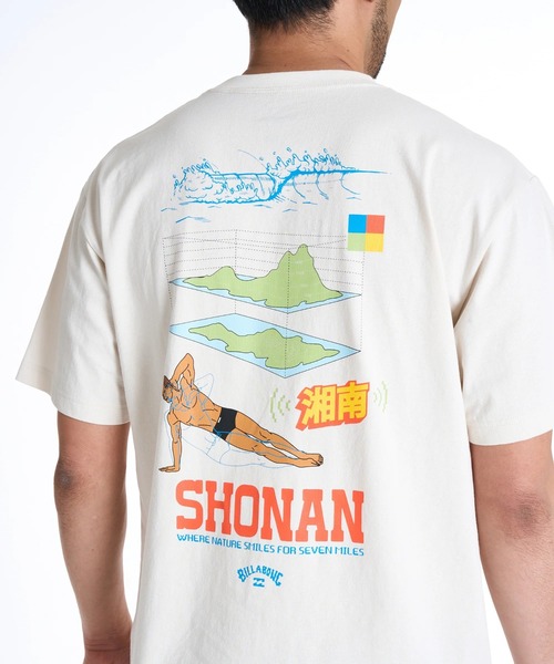 BILLABONG(ビラボン)の「BILLABONG メンズ DESTINATION SHONAN Tシャツ 【2025年秋冬モデル】/ビラボンSHONAN STATION SURFERS湘南グラフィック半袖Tシャツ(Tシャツ/カットソー・メンズ・クリーム/ホワイト・X-LARGE/LARGE/MEDIUM)」の8枚目の写真