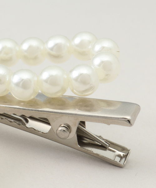 U by SPICK&SPAN（ユーバイスピックアンドスパン）の「BIGリボンヘアピン（その他ヘアアクセサリー・レディース・シルバー/ホワイト・FREE）」の4枚目の写真