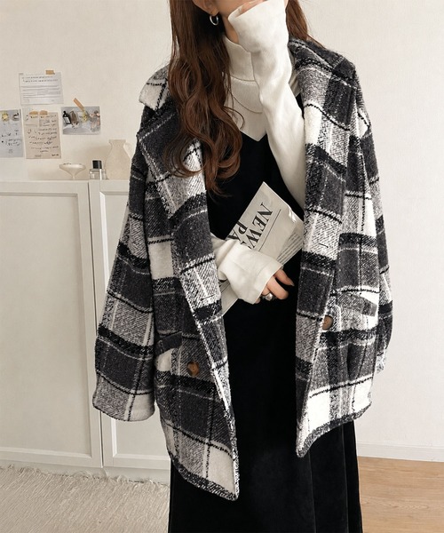 mily bilet(ミウィビレット)の「《10月上旬再入荷!予約受付中》【mily bilet】冬のコーデを引き立てる。起毛ブークレーチェック柄コクーンシルエットダブルジャケットコート(チェスターコート・レディース・キャメル/ブラック/アイボリー・MEDIUM/SMALL/X-LARGE/LARGE)」の7枚目の写真