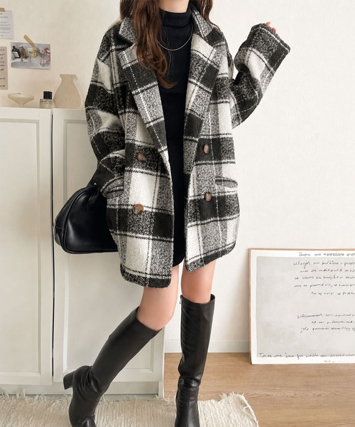 mily bilet(ミウィビレット)の「《10月上旬再入荷!予約受付中》【mily bilet】冬のコーデを引き立てる。起毛ブークレーチェック柄コクーンシルエットダブルジャケットコート(チェスターコート・レディース・キャメル/ブラック/アイボリー・MEDIUM/SMALL/X-LARGE/LARGE)」の11枚目の写真