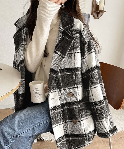 mily bilet(ミウィビレット)の「《10月上旬再入荷!予約受付中》【mily bilet】冬のコーデを引き立てる。起毛ブークレーチェック柄コクーンシルエットダブルジャケットコート(チェスターコート・レディース・キャメル/ブラック/アイボリー・MEDIUM/SMALL/X-LARGE/LARGE)」の13枚目の写真
