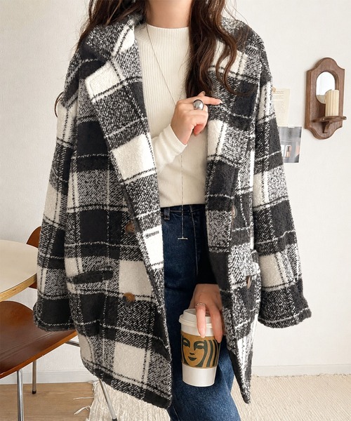 mily bilet(ミウィビレット)の「《10月上旬再入荷!予約受付中》【mily bilet】冬のコーデを引き立てる。起毛ブークレーチェック柄コクーンシルエットダブルジャケットコート(チェスターコート・レディース・キャメル/ブラック/アイボリー・MEDIUM/SMALL/X-LARGE/LARGE)」の15枚目の写真