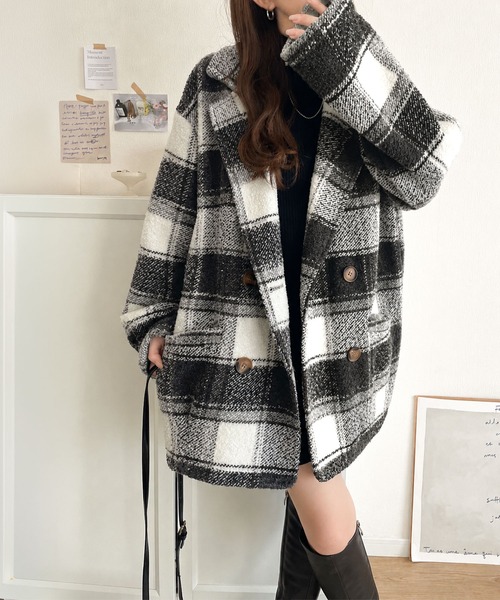 mily bilet(ミウィビレット)の「《10月上旬再入荷!予約受付中》【mily bilet】冬のコーデを引き立てる。起毛ブークレーチェック柄コクーンシルエットダブルジャケットコート(チェスターコート・レディース・キャメル/ブラック/アイボリー・MEDIUM/SMALL/X-LARGE/LARGE)」の6枚目の写真