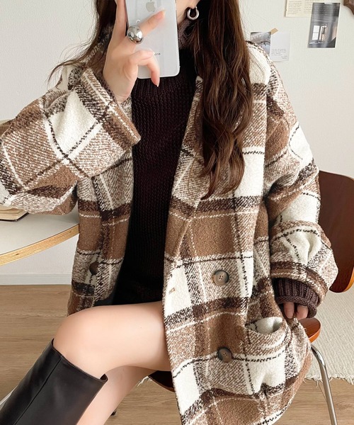 mily bilet(ミウィビレット)の「【26AW新色追加!】【mily bilet】冬のコーデを引き立てる。起毛ブークレーチェック柄コクーンシルエットダブルジャケットコート(チェスターコート・レディース・キャメル/ブラック/アイボリー/ブラック×ホワイト・MEDIUM/SMALL/X-LARGE/LARGE)」の20枚目の写真