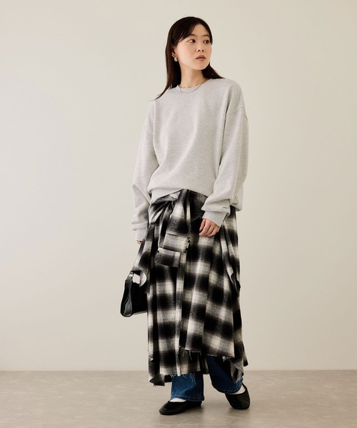 NAVY(ネイビー)の「【NAVY / ネイビー】【ユニセックス】オーバーサイズクルーネックスウェット(Tシャツ/カットソー・メンズ・テラコッタ/スミクロ/ネイビー/杢グレー/ホワイト系・M/S/XL/L)」の9枚目の写真