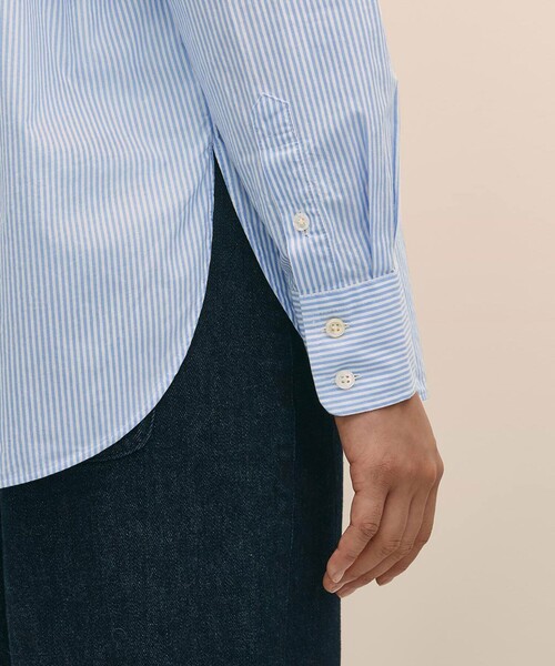 BROOKS BROTHERS（ブルックスブラザーズ）の「コットンポプリン　リラックスフィット　ストライプシャツ（シャツ/ブラウス・レディース・ホワイト×ブルー・LARGE/X-SMALL/MEDIUM/SMALL）」の4枚目の写真