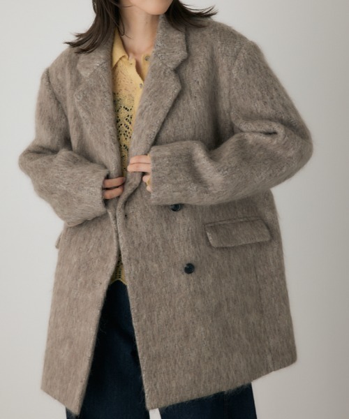 crie conforto（クリーコンフォルト）の「シャギーパデッドショルダーコート　ジャケット / アウター / 冬服 / ジャケット / ウール混（チェスターコート・レディース・モカ/グレー・FREE）」の2枚目の写真