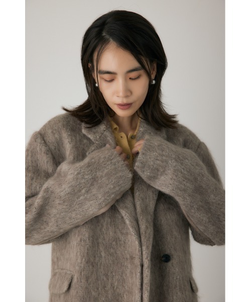 crie conforto（クリーコンフォルト）の「シャギーパデッドショルダーコート　ジャケット / アウター / 冬服 / ジャケット / ウール混（チェスターコート・レディース・モカ/グレー・FREE）」の5枚目の写真