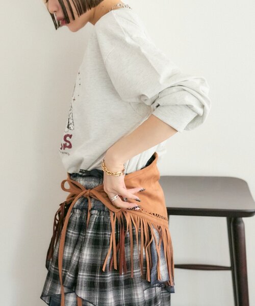 w closet(ダブルクローゼット)の「【25AW】【4色展開】柄アソートロンT(Tシャツ/カットソー・レディース・チャコールグレー/オフホワイト/ピンク/グリーン・FREE)」の7枚目の写真