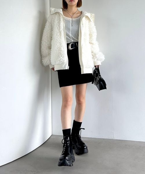 PAGEBOY（ページボーイ）の「リバーシブルファーN2B/ブルゾン【軽量・リバーシブル・ファーとブルゾンの２WAY仕様】（ブルゾン・レディース・モカ/ブラック/オフホワイト・FREE）」の4枚目の写真