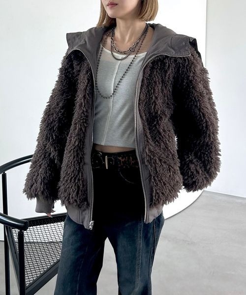 PAGEBOY（ページボーイ）の「リバーシブルファーN2B/ブルゾン【軽量・リバーシブル・ファーとブルゾンの２WAY仕様】（ブルゾン・レディース・モカ/ブラック/オフホワイト・FREE）」の7枚目の写真