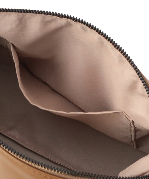 SHOO・LA・RUE（シューラルー）の「ヨコナガボックスショルダーバッグ（ショルダーバッグ・レディース・キャメル/ブラック・00）」の16枚目の写真