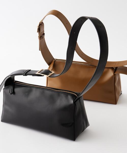 SHOO・LA・RUE（シューラルー）の「ヨコナガボックスショルダーバッグ（ショルダーバッグ・レディース・キャメル/ブラック・00）」の18枚目の写真