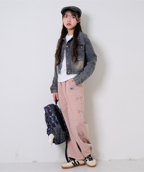 by LOVEiT（バイラビット）の「【Cuugal8月号掲載】ミニリボンカーゴパンツ（その他パンツ・キッズ・ベビーピンク/カーキ/アイボリー・120cm/130cm/140cm/160cm/150cm）」の5枚目の写真