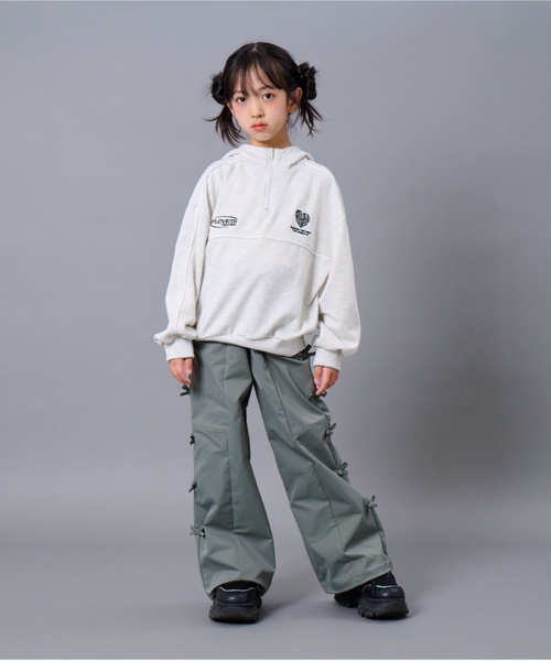 by LOVEiT（バイラビット）の「【Cuugal8月号掲載】ミニリボンカーゴパンツ（その他パンツ・キッズ・ベビーピンク/カーキ/アイボリー・120cm/130cm/140cm/160cm/150cm）」の9枚目の写真