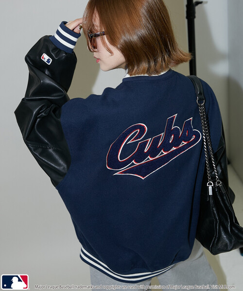 MLB（メジャーリーグベースボール）の「MLB/メジャーリーグベースボール 別注 STUDIUM JACKET/フェイクレザースタジャン(限定展開)（ブルゾン・メンズ・ブラック系その他2/ブラック系その他/ネイビー/ブラウン・SMALL/MEDIUM/LARGE）」の5枚目の写真