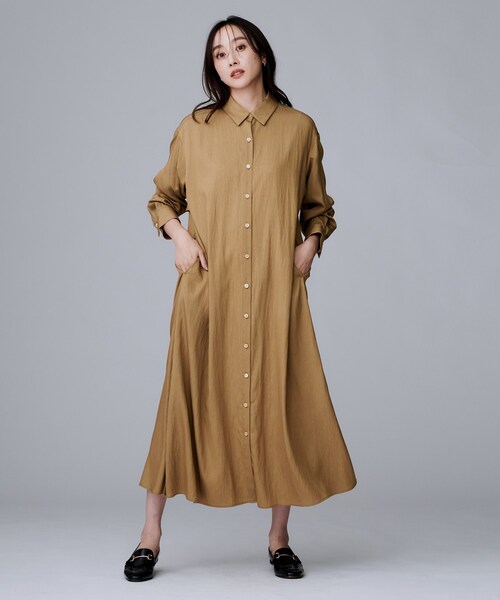 UNTITLED（アンタイトル）の「【前開きボタン/ベルト付/羽織シャツ/】2WAYトレンチ風ワンピース（ワンピース・レディース・キャメル/ブラック・00/01/02/03/04/44）」の7枚目の写真