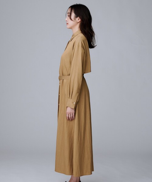 UNTITLED（アンタイトル）の「【前開きボタン/ベルト付/羽織シャツ/】2WAYトレンチ風ワンピース（ワンピース・レディース・キャメル/ブラック・00/01/02/03/04/44）」の3枚目の写真
