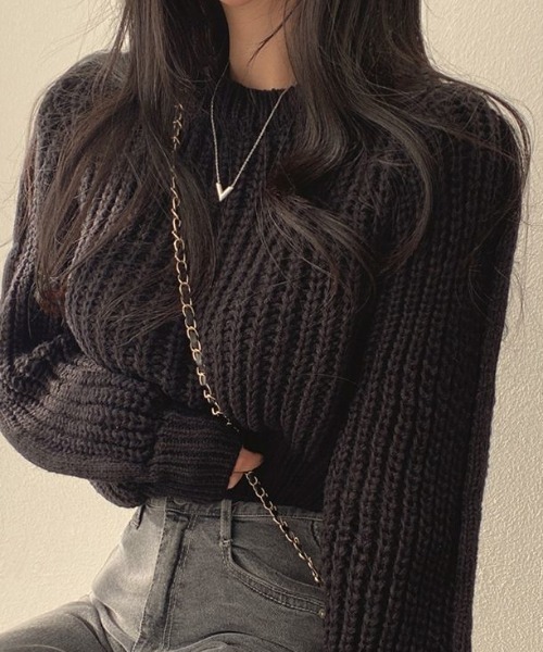 cammie(キャミー)の「クルーネッククロップドニット(ニット/セーター・レディース・ブラック/オフホワイト/ピンク/ブラウン・F)」の14枚目の写真