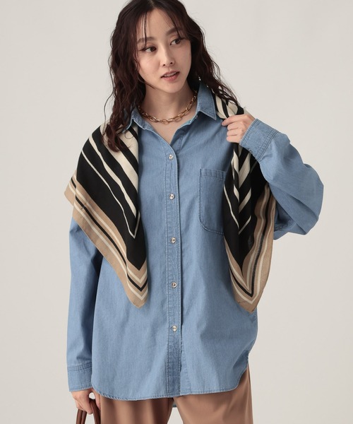 Elura（エルーラ）の「デニムレギュラーシャツ/591129（シャツ/ブラウス・レディース・ブルー/ライトブルー・FREE）」の2枚目の写真