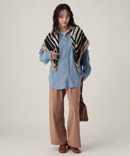 Elura（エルーラ）の「デニムレギュラーシャツ/591129（シャツ/ブラウス・レディース・ブルー/ライトブルー・FREE）」の12枚目の写真