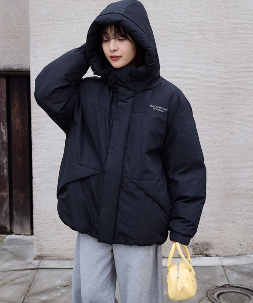 THE CRAFT CREW PRODUCTS（ザクラフトクループロダクツ）の「マルチファンクショナル ビッグシルエット ドローコード フードボリュームパディングブルゾン /  撥水・防風【THE CRAFT CREW PRODUCTS】（ダウンジャケット/コート・レディース・ライトカーキ/アイボリー/ブラック/グレイッシュベージュ・M/L）」の9枚目の写真