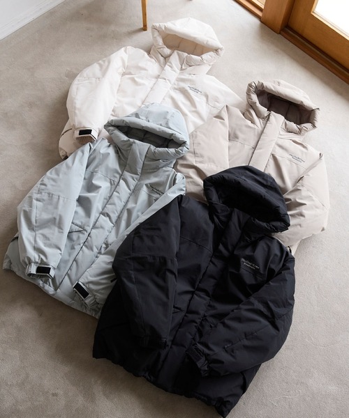 THE CRAFT CREW PRODUCTS（ザクラフトクループロダクツ）の「マルチファンクショナル ビッグシルエット ドローコード フードボリュームパディングブルゾン /  撥水・防風【THE CRAFT CREW PRODUCTS】（ダウンジャケット/コート・レディース・ライトカーキ/アイボリー/ブラック/グレイッシュベージュ・M/L）」の5枚目の写真