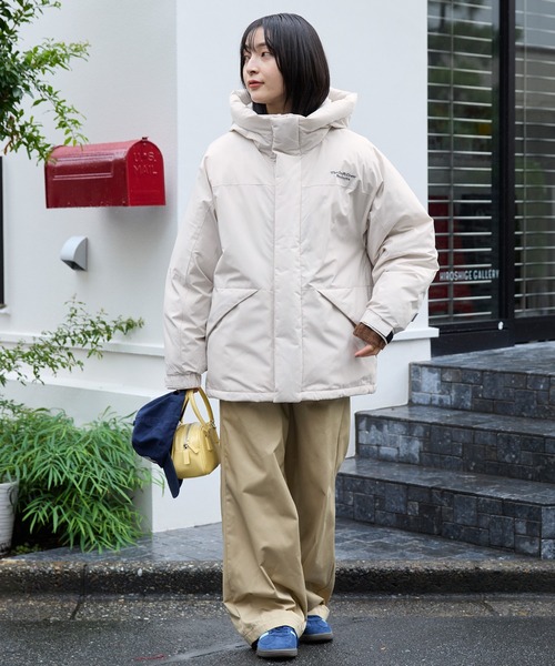 THE CRAFT CREW PRODUCTS（ザクラフトクループロダクツ）の「マルチファンクショナル ビッグシルエット ドローコード フードボリュームパディングブルゾン /  撥水・防風【THE CRAFT CREW PRODUCTS】（ダウンジャケット/コート・レディース・ライトカーキ/アイボリー/ブラック/グレイッシュベージュ・M/L）」の14枚目の写真