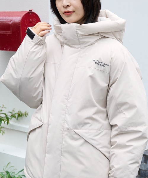 THE CRAFT CREW PRODUCTS（ザクラフトクループロダクツ）の「マルチファンクショナル ビッグシルエット ドローコード フードボリュームパディングブルゾン /  撥水・防風【THE CRAFT CREW PRODUCTS】（ダウンジャケット/コート・レディース・ライトカーキ/アイボリー/ブラック/グレイッシュベージュ・M/L）」の15枚目の写真