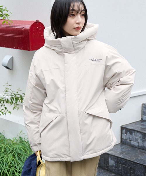 THE CRAFT CREW PRODUCTS（ザクラフトクループロダクツ）の「マルチファンクショナル ビッグシルエット ドローコード フードボリュームパディングブルゾン /  撥水・防風【THE CRAFT CREW PRODUCTS】（ダウンジャケット/コート・レディース・ライトカーキ/アイボリー/ブラック/グレイッシュベージュ・M/L）」の16枚目の写真