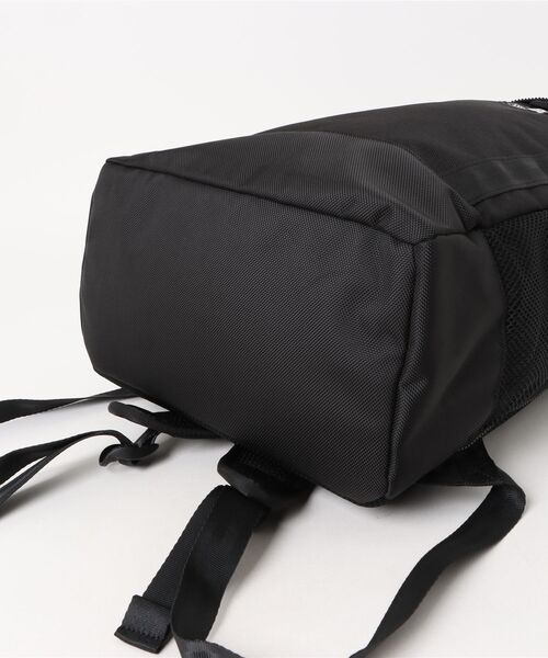 NEW ERA(ニューエラ)の「【NEW ERA/ニューエラ】BOX PACK MEDIUM(バックパック/リュック・メンズ・ブラック・FREE)」の3枚目の写真