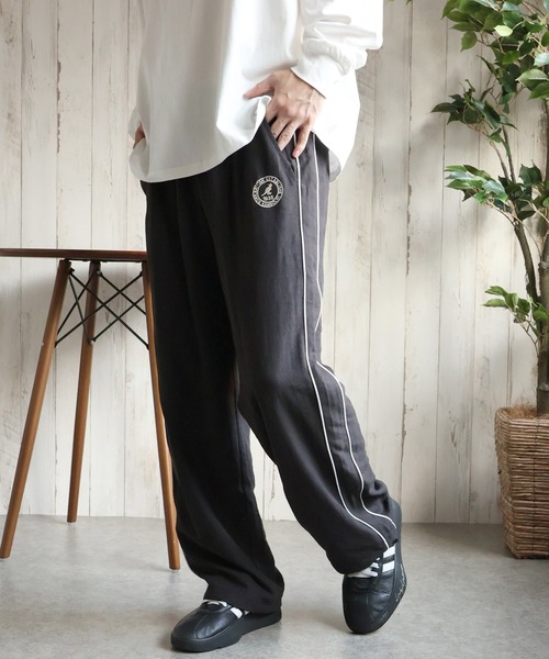 KANGOL(カンゴール)の「【KANGOL/カンゴール】ピーチスキン パイピング トラックパンツ(その他パンツ・メンズ・ブラウン/ブラック/グリーン/ネイビー・M/XL/L)」の2枚目の写真