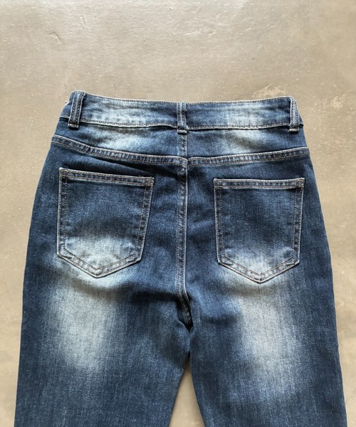 SHAGGIE(シャギー)の「ハイウエストセミフレアデニムパンツ(デニムパンツ・レディース・ブラック/ブルー・SMALL/MEDIUM/LARGE)」の14枚目の写真