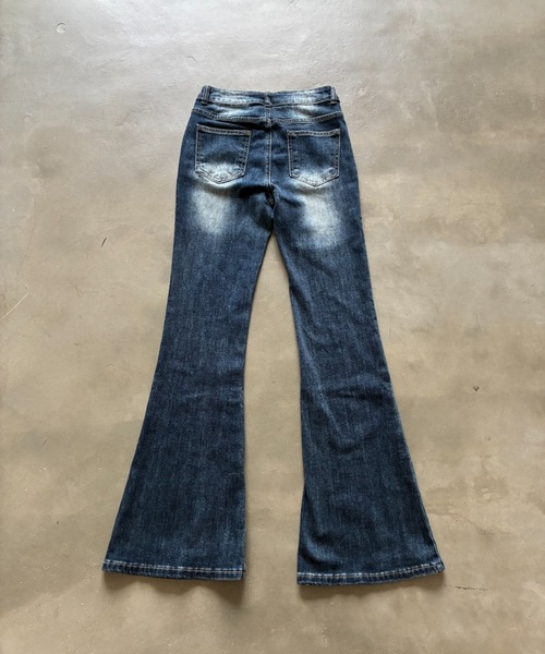 SHAGGIE(シャギー)の「ハイウエストセミフレアデニムパンツ(デニムパンツ・レディース・ブラック/ブルー・SMALL/MEDIUM/LARGE)」の11枚目の写真