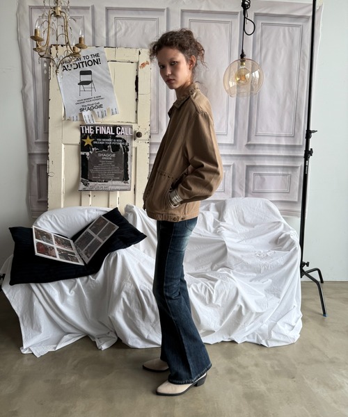 SHAGGIE(シャギー)の「ハイウエストセミフレアデニムパンツ(デニムパンツ・レディース・ブラック/ブルー・SMALL/MEDIUM/LARGE)」の9枚目の写真