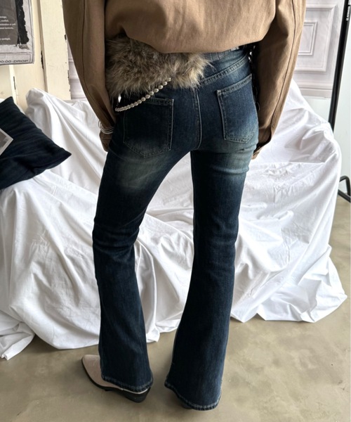 SHAGGIE(シャギー)の「ハイウエストセミフレアデニムパンツ(デニムパンツ・レディース・ブラック/ブルー・SMALL/MEDIUM/LARGE)」の6枚目の写真