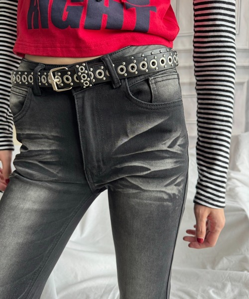 SHAGGIE(シャギー)の「ハイウエストセミフレアデニムパンツ(デニムパンツ・レディース・ブラック/ブルー・SMALL/MEDIUM/LARGE)」の21枚目の写真