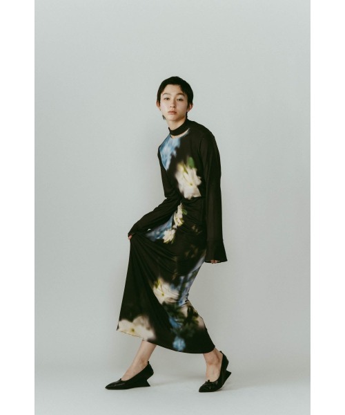 Knuth Marf(クヌースマーフ)の「blurry flower one piece(ワンピース・レディース・ブラウン/ブラック・X-SMALL/SMALL/MEDIUM)」の5枚目の写真