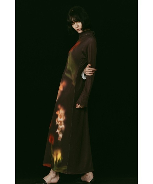 Knuth Marf(クヌースマーフ)の「blurry flower one piece(ワンピース・レディース・ブラウン/ブラック・X-SMALL/SMALL/MEDIUM)」の16枚目の写真