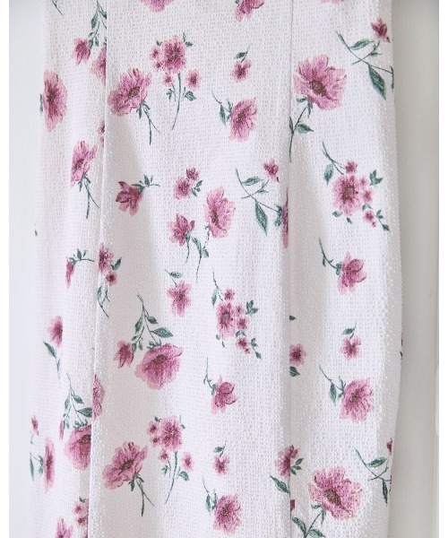LANTINAM(ランティナム)の「Shoulder Frill I-line Dress(ワンピース・レディース・ライトベージュ/ブラック・SMALL/MEDIUM)」の16枚目の写真