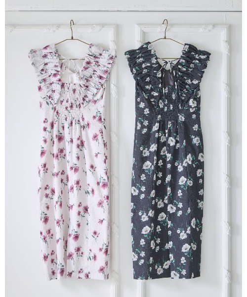LANTINAM(ランティナム)の「Shoulder Frill I-line Dress(ワンピース・レディース・ライトベージュ/ブラック・SMALL/MEDIUM)」の13枚目の写真