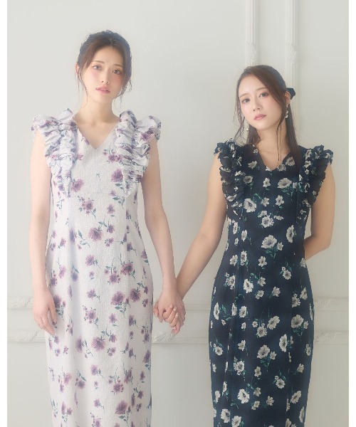 LANTINAM(ランティナム)の「Shoulder Frill I-line Dress(ワンピース・レディース・ライトベージュ/ブラック・SMALL/MEDIUM)」の8枚目の写真