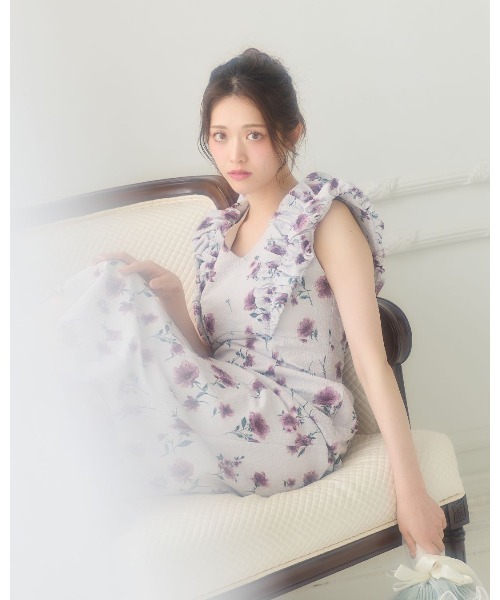 LANTINAM(ランティナム)の「Shoulder Frill I-line Dress(ワンピース・レディース・ライトベージュ/ブラック・SMALL/MEDIUM)」の7枚目の写真